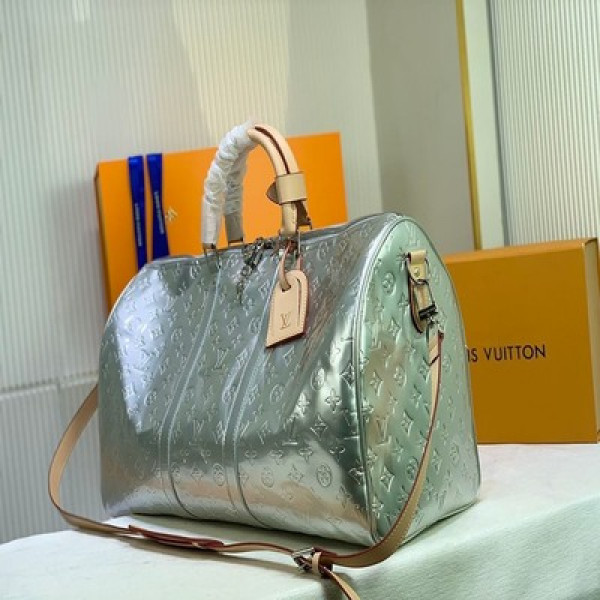 LOU!S VU!TTON Exclusive Silver Mirror Travel Bag